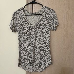 White crow leopard tee